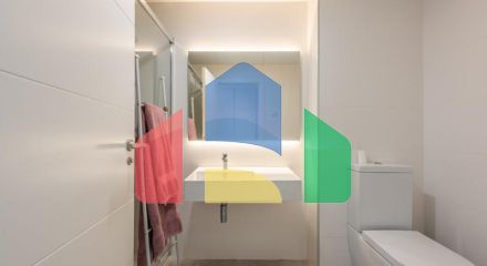 Роскошная квартира, расположена в красивом районе Кала де Михас, Михас Коста, Малага.