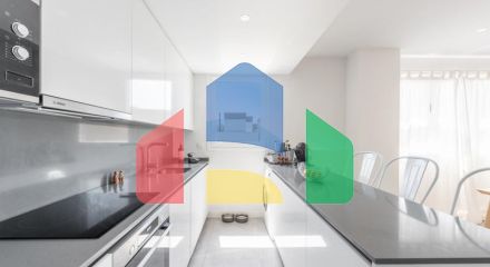 Роскошная квартира, расположена в красивом районе Кала де Михас, Михас Коста, Малага.