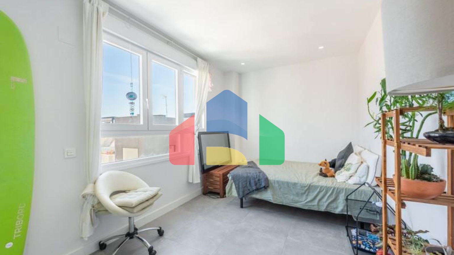 Роскошная квартира, расположена в красивом районе Кала де Михас, Михас Коста, Малага.