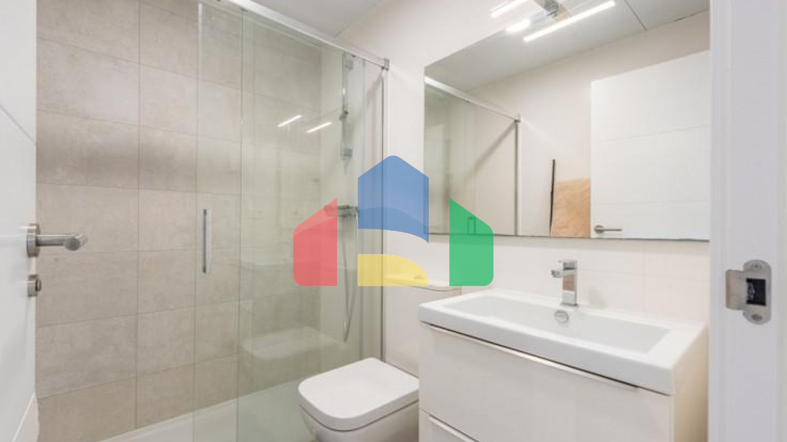 Роскошная квартира, расположена в красивом районе Кала де Михас, Михас Коста, Малага.