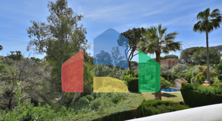 Элегантный таунхаус с 2 спальнями, садом и террасами рядом с морем в Калахонде