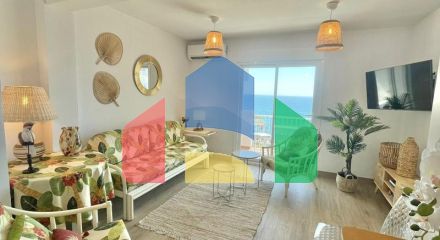 Квартира на среднем этаже на продажу в Калахонде.