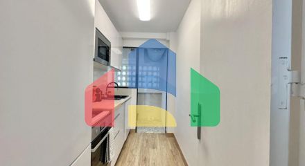 Квартира на среднем этаже на продажу в Калахонде.