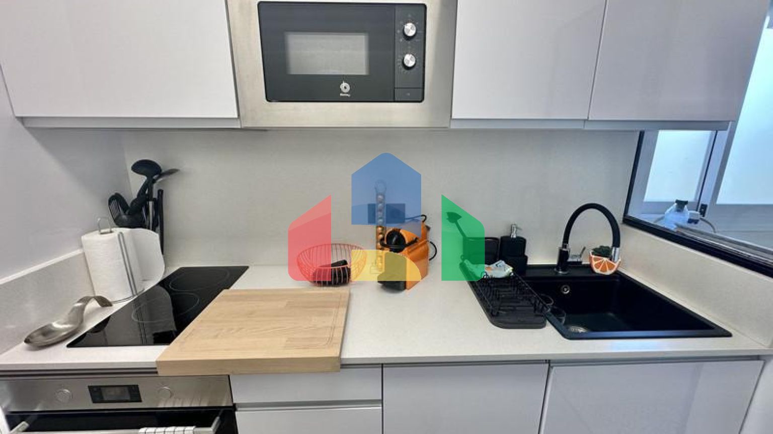 Квартира на среднем этаже на продажу в Калахонде.