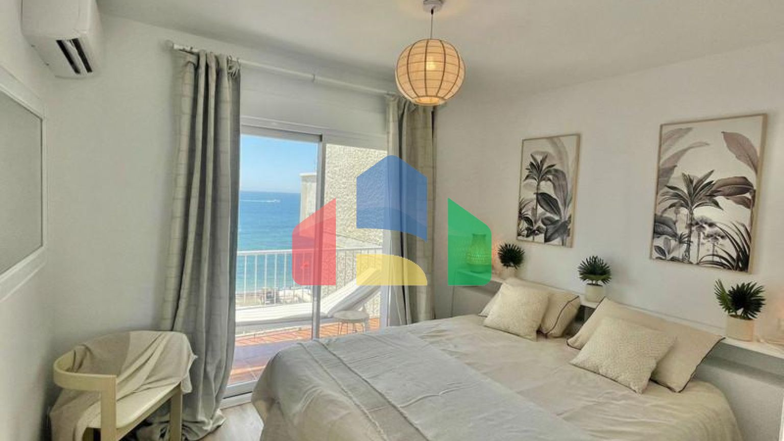 Квартира на среднем этаже на продажу в Калахонде.