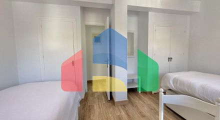 Квартира на среднем этаже на продажу в Калахонде.