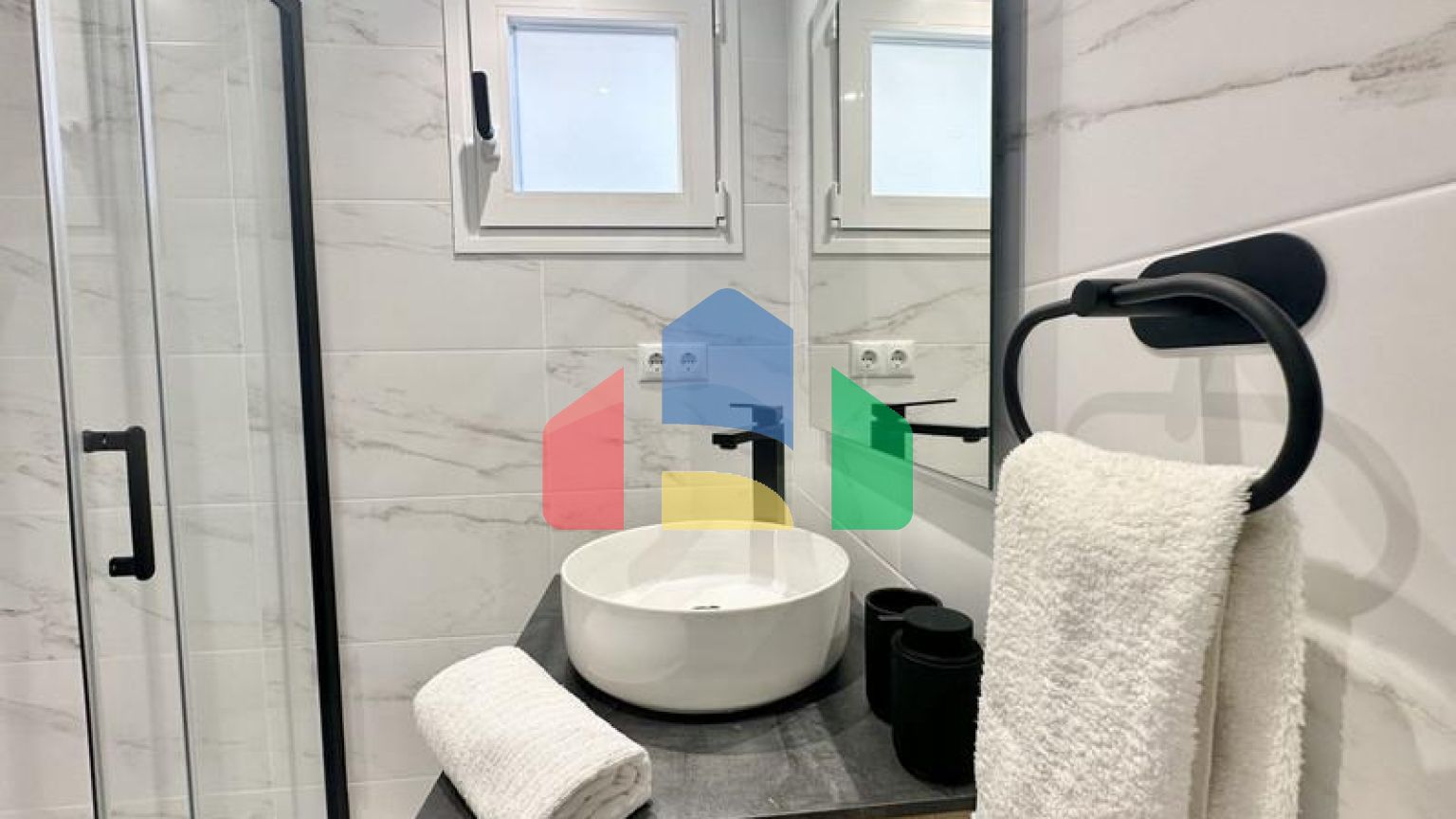 Квартира на среднем этаже на продажу в Калахонде.