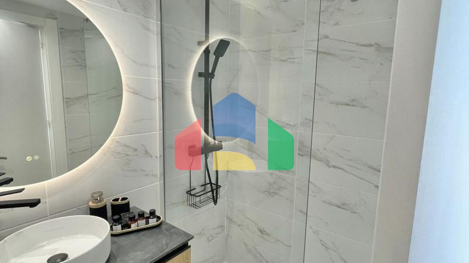 Квартира на среднем этаже на продажу в Калахонде.