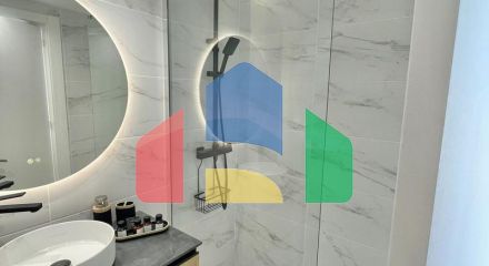 Квартира на среднем этаже на продажу в Калахонде.