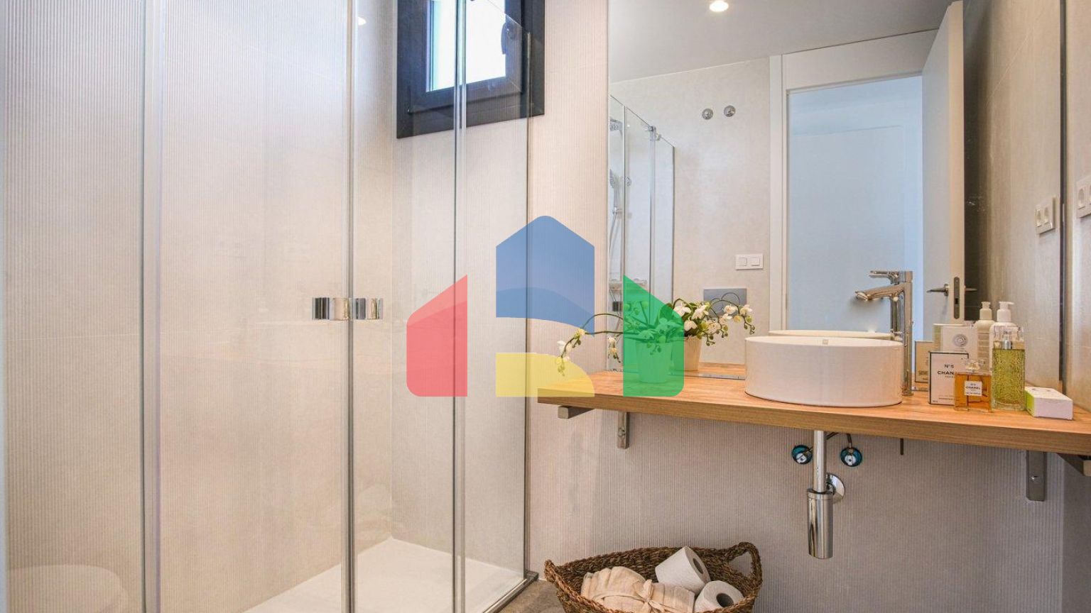 Совершенно новые независимые виллы с видом на море в Полопе (провинция Аликанте)