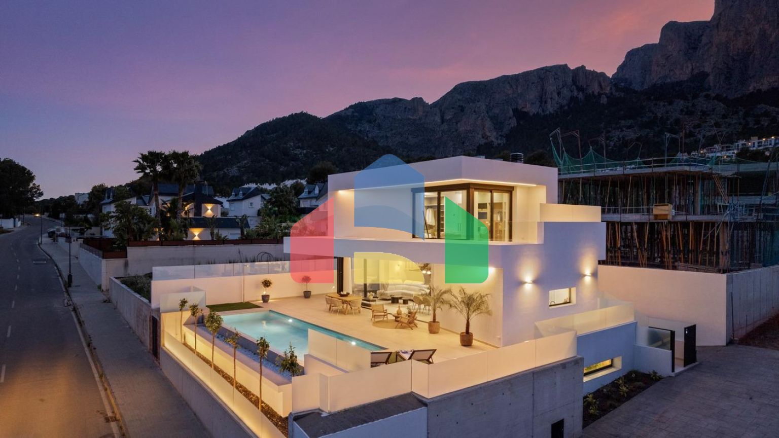 НОВЫЕ ВИЛЛЫ В ПОЛОПЕ