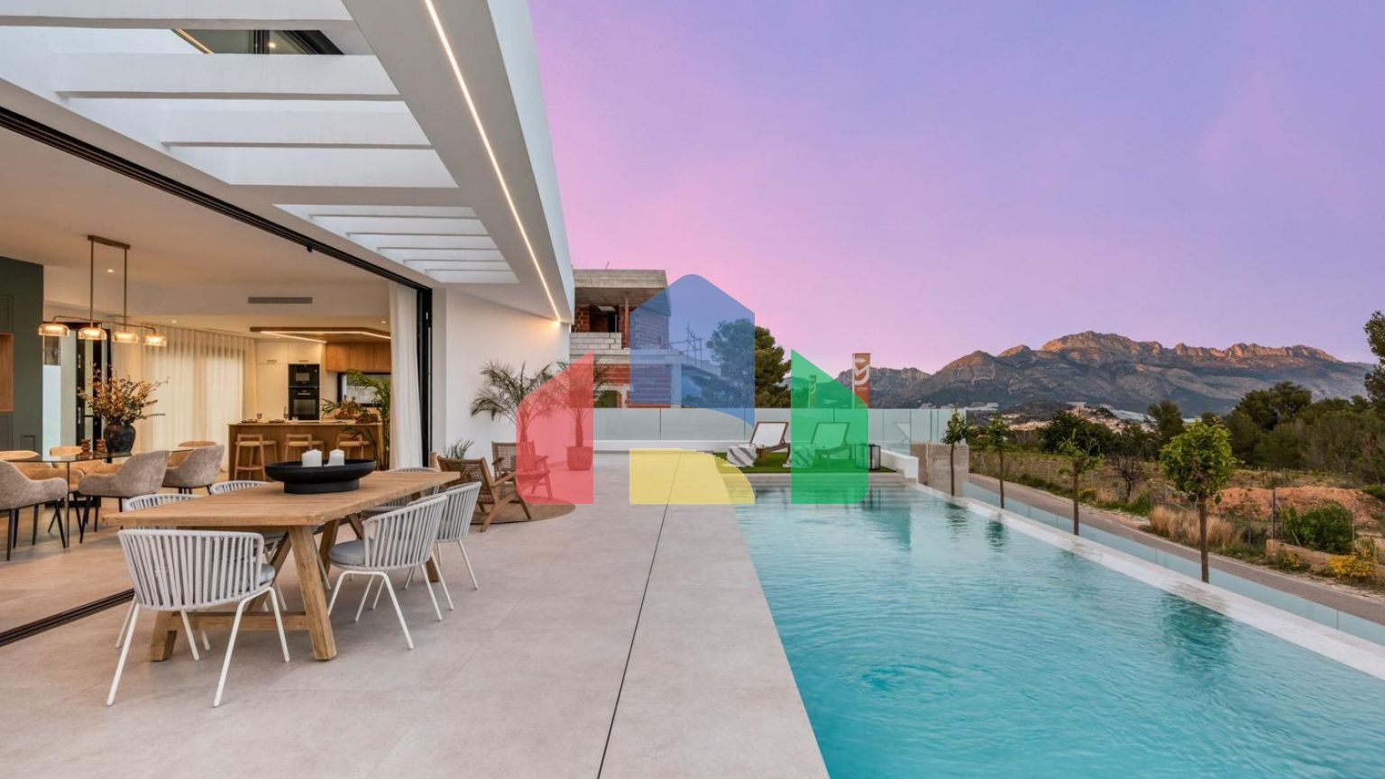 НОВЫЕ ВИЛЛЫ В ПОЛОПЕ