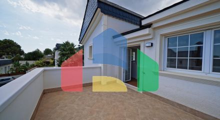 Красивая двухэтажная вилла с изысканным дизайном