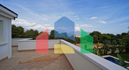 Красивая двухэтажная вилла с изысканным дизайном