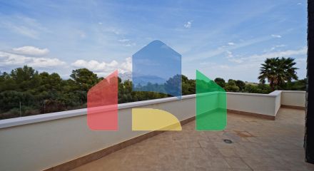 Красивая двухэтажная вилла с изысканным дизайном