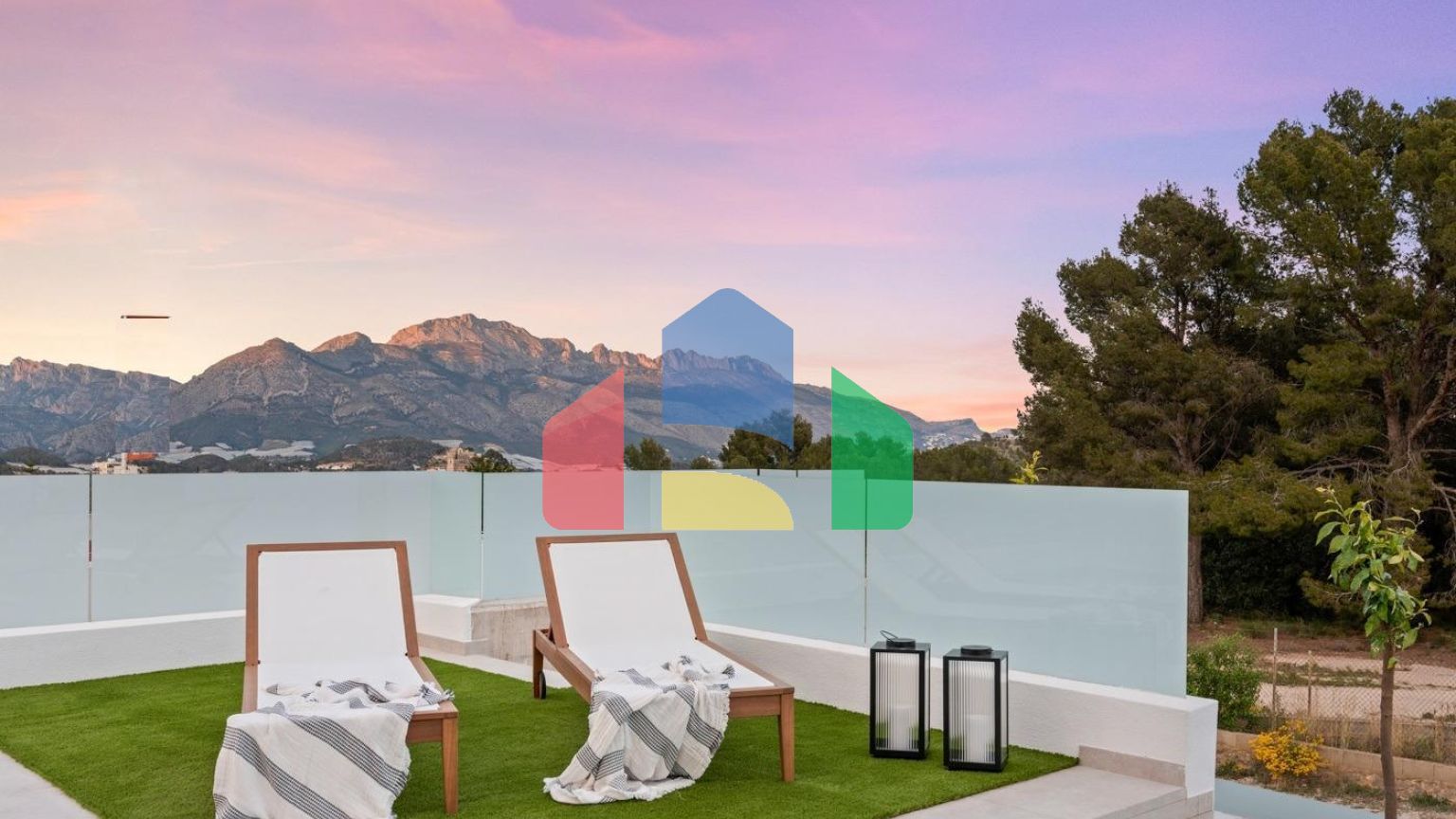 НОВЫЕ ВИЛЛЫ В ПОЛОПЕ