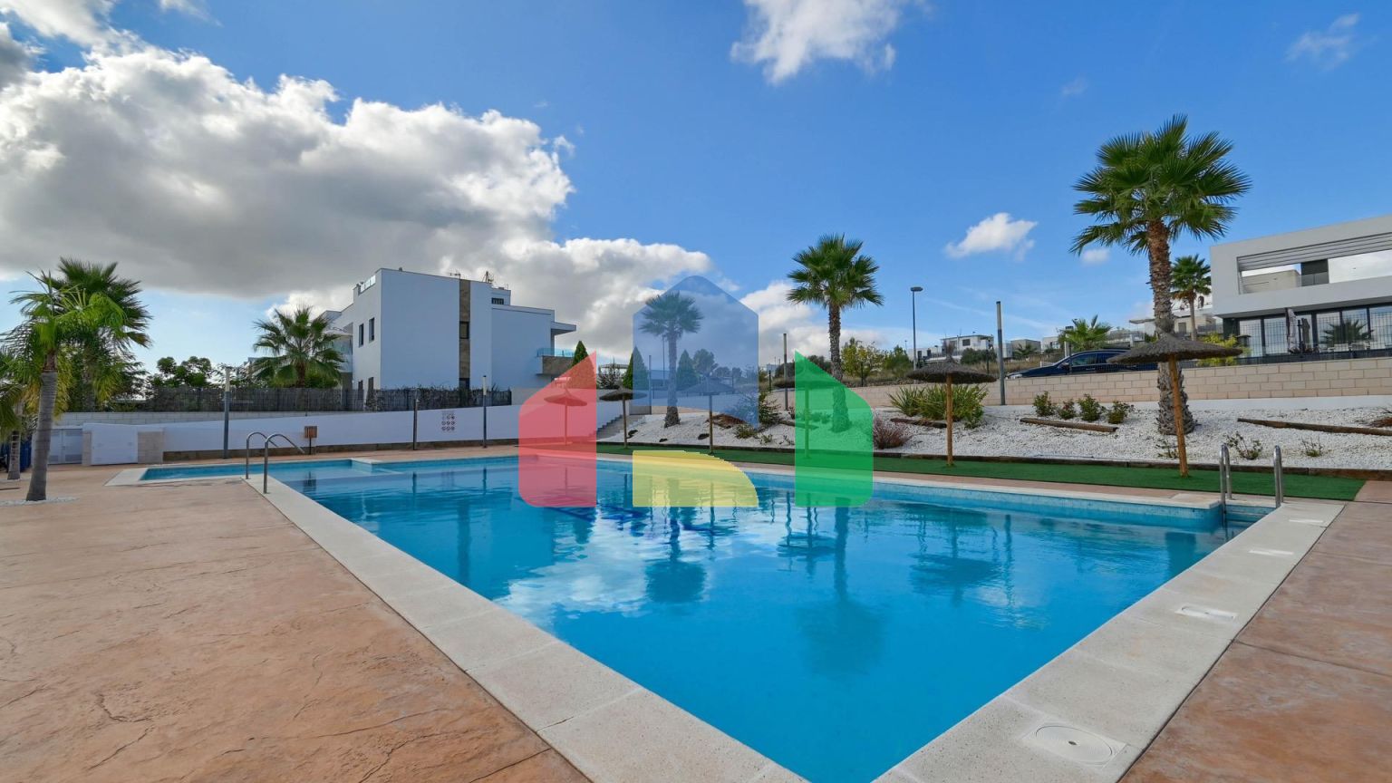 СОВРЕМЕННОЕ ШАЛЕ В ПОЛОПЕ: СОЛНЦЕ, КОМФОРТ И ПРИРОДА