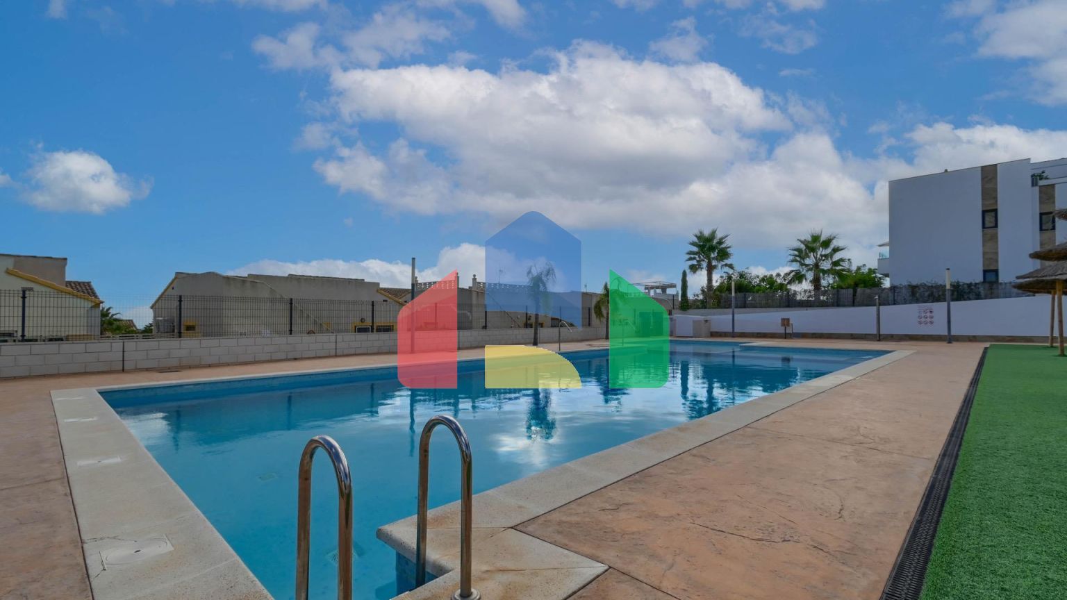 СОВРЕМЕННОЕ ШАЛЕ В ПОЛОПЕ: СОЛНЦЕ, КОМФОРТ И ПРИРОДА