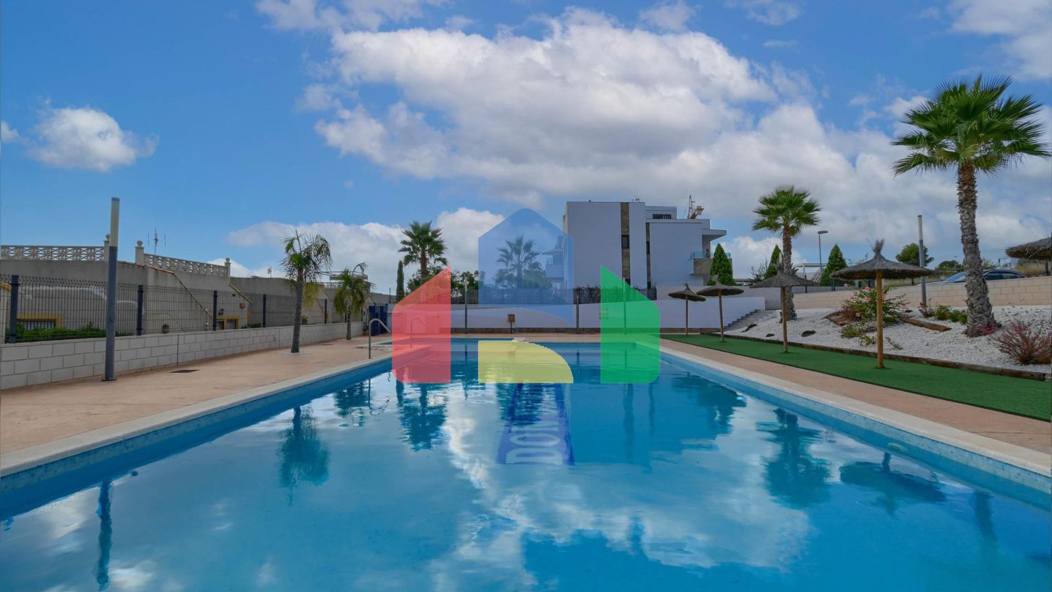 СОВРЕМЕННОЕ ШАЛЕ В ПОЛОПЕ: СОЛНЦЕ, КОМФОРТ И ПРИРОДА