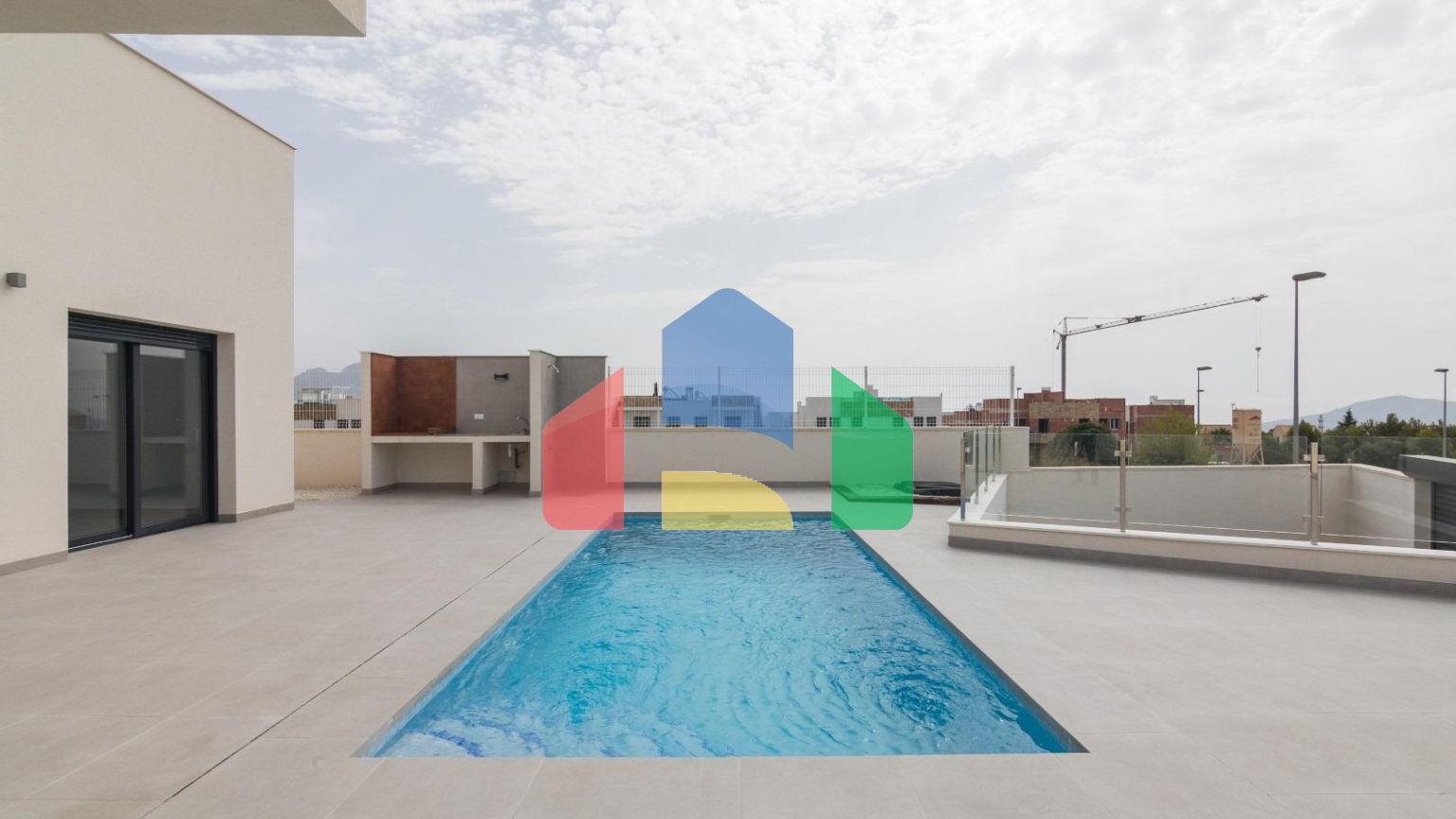 Вилла новой постройки с бассейном в Полоп де ла Марина