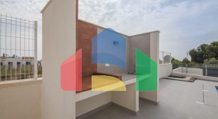 Вилла новой постройки с бассейном в Полоп де ла Марина