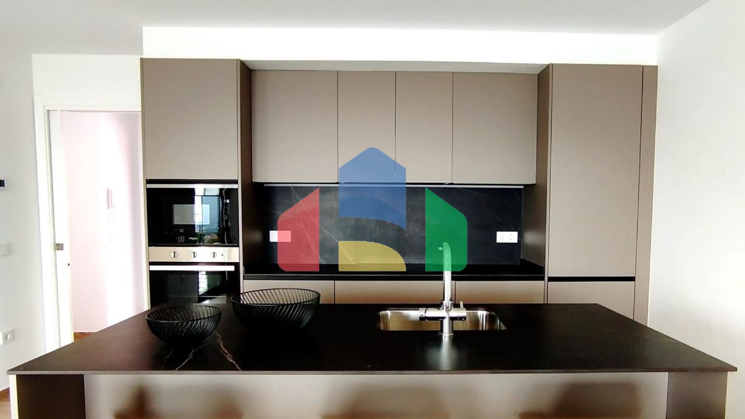 НОВЫЕ ВИЛЛЫ В ПОЛОПЕ