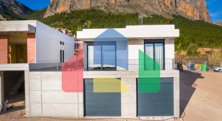 Independent villas with sea views at Polop (10min drive to Benidorm and Altea)