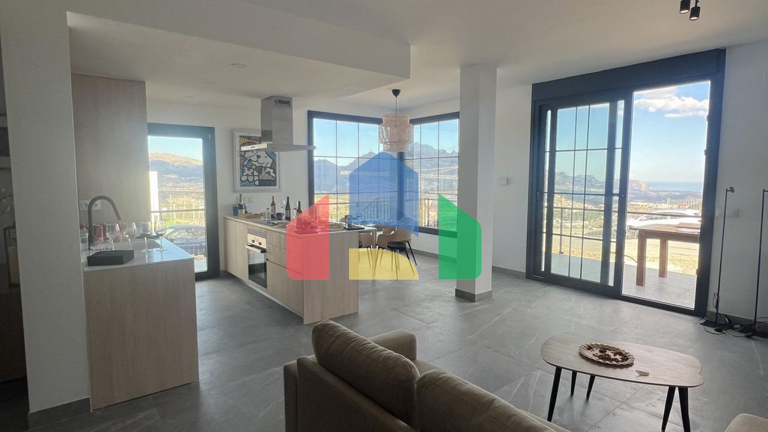 НОВЫЕ ВИЛЛЫ В ПОЛОПЕ