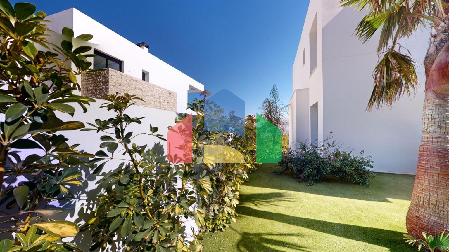 Новые роскошные виллы в Полопе с потрясающими видами