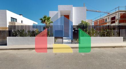 Новые роскошные виллы в Полопе с потрясающими видами