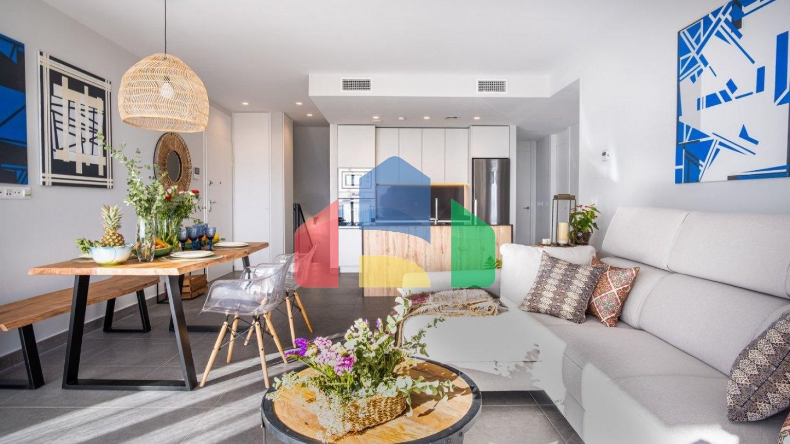 Совершенно новые независимые виллы с видом на море в Полопе (провинция Аликанте)