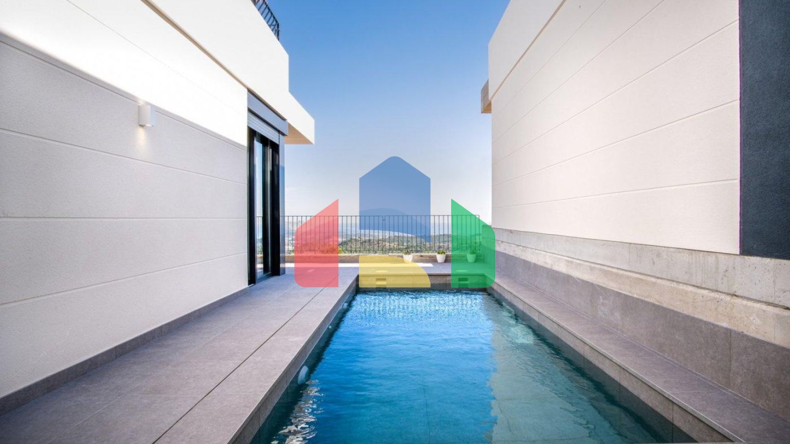 Совершенно новые независимые виллы с видом на море в Полопе (провинция Аликанте)