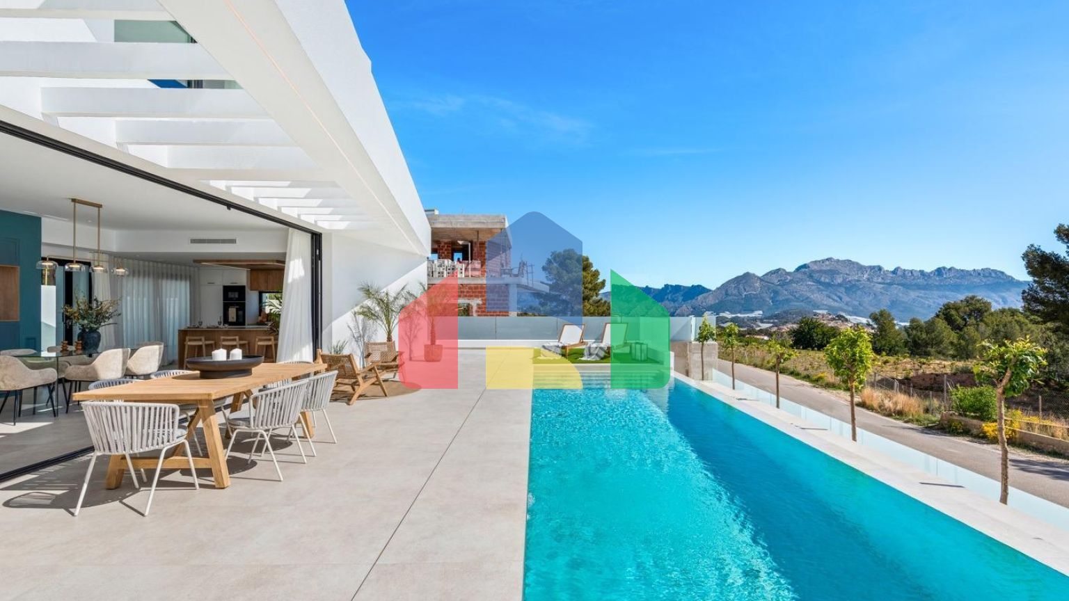 НОВЫЕ ВИЛЛЫ В ПОЛОПЕ