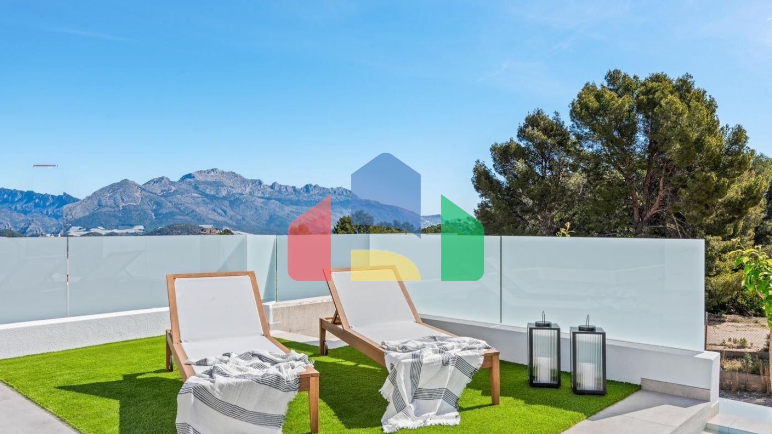 НОВЫЕ ВИЛЛЫ В ПОЛОПЕ