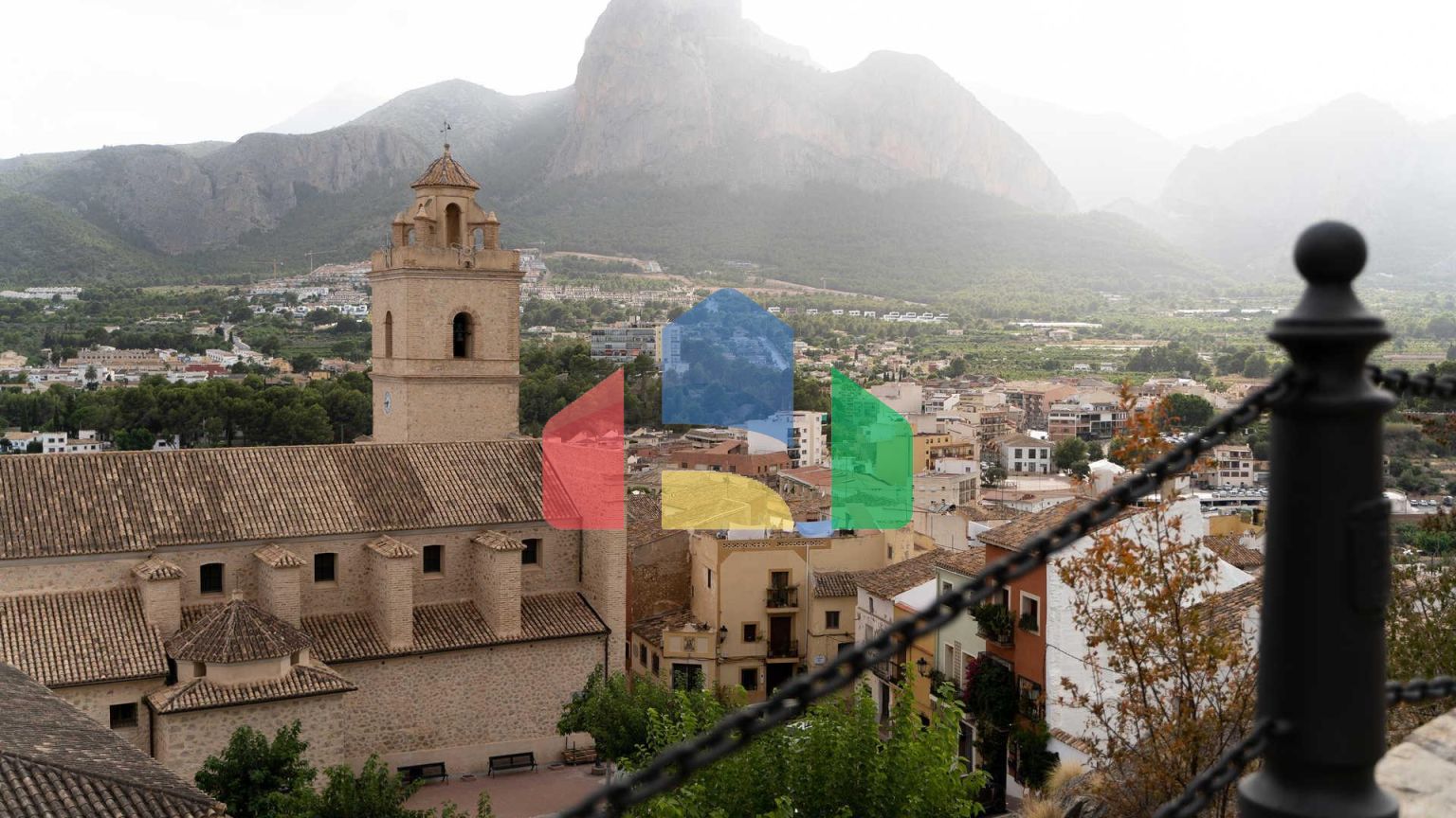 Потрясающие новые виллы в Полопе с видом на море