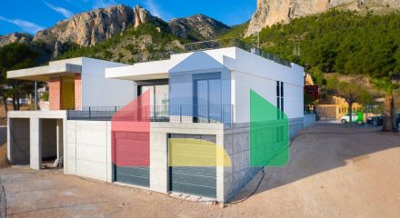 Brand new independent villas with sea views at Polop (Alicante province)