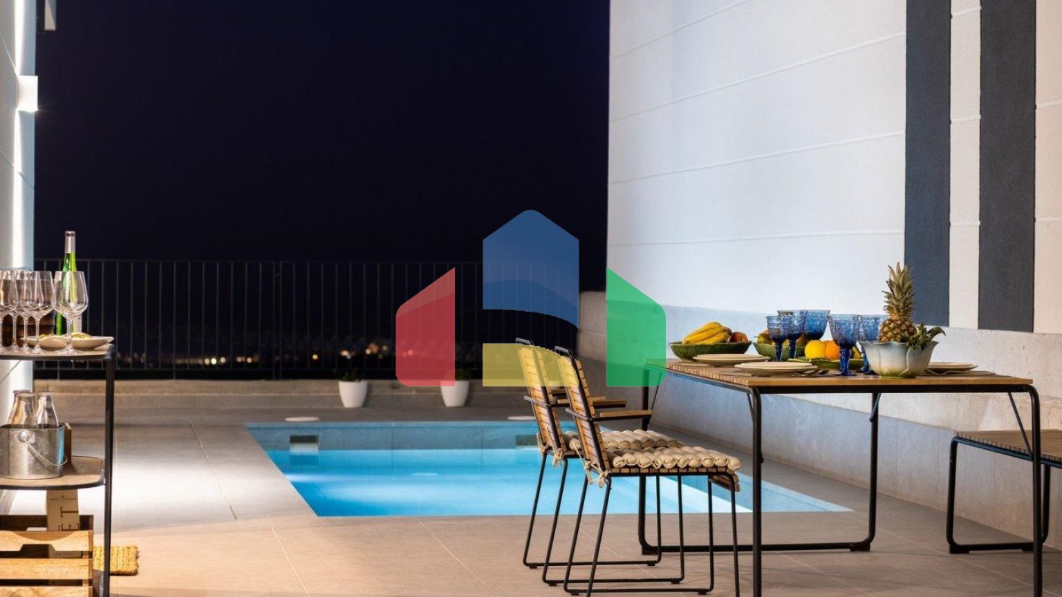 Совершенно новые независимые виллы с видом на море в Полопе (провинция Аликанте)