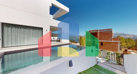 Новые роскошные виллы в Полопе с потрясающими видами