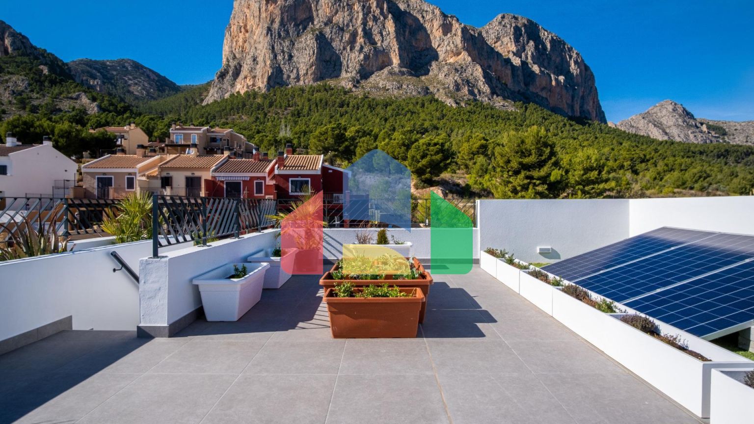 Independent villas with sea views at Polop (10min drive to Benidorm and Altea)