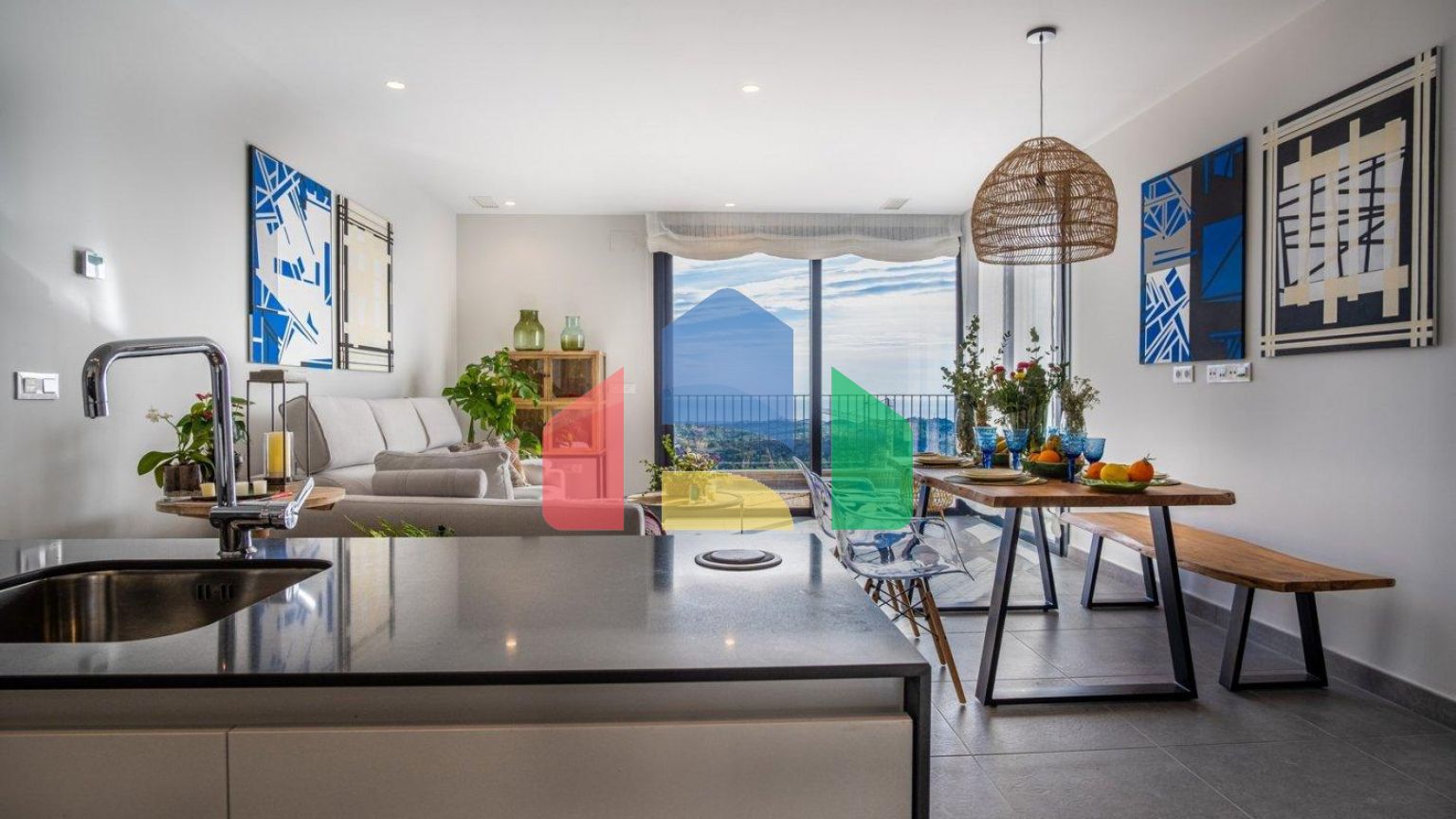 Совершенно новые независимые виллы с видом на море в Полопе (провинция Аликанте)