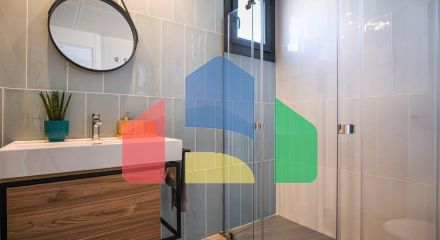 Совершенно новые независимые виллы с видом на море в Полопе (провинция Аликанте)