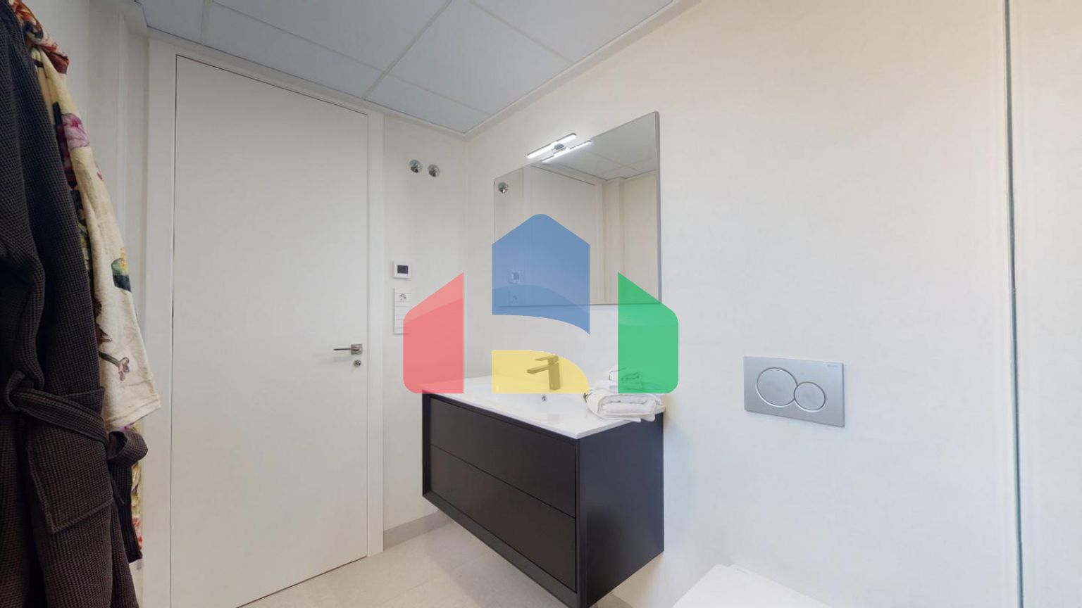 Строительство автономных вилл новой постройки, с частными бассейнами и современной отделкой.