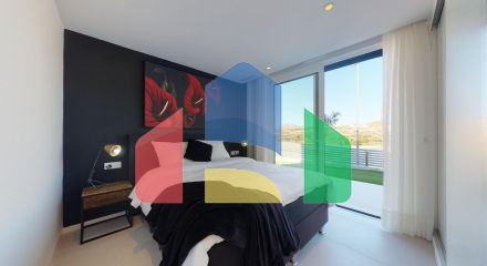 Строительство автономных вилл новой постройки, с частными бассейнами и современной отделкой.