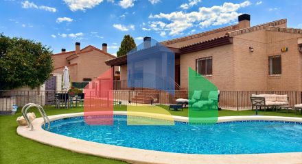 Increadible Villa  with 6 bedrooms for sale in Muchamiel, Alicante