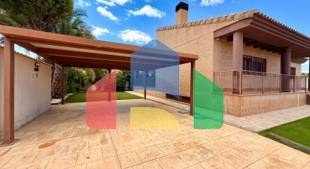 Increadible Villa  with 6 bedrooms for sale in Muchamiel, Alicante
