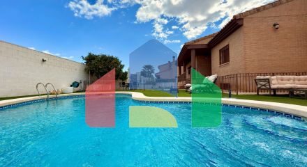 Increadible Villa  with 6 bedrooms for sale in Muchamiel, Alicante