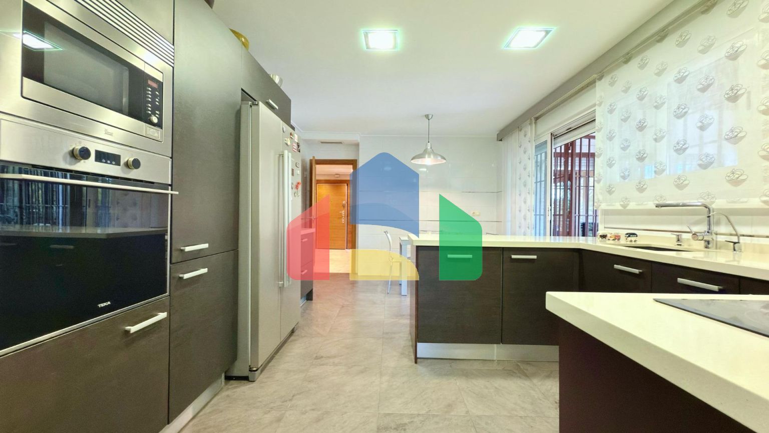 Эксклюзиваня вилла с 6 спальнями в г. Мучамьель, Аликанте.