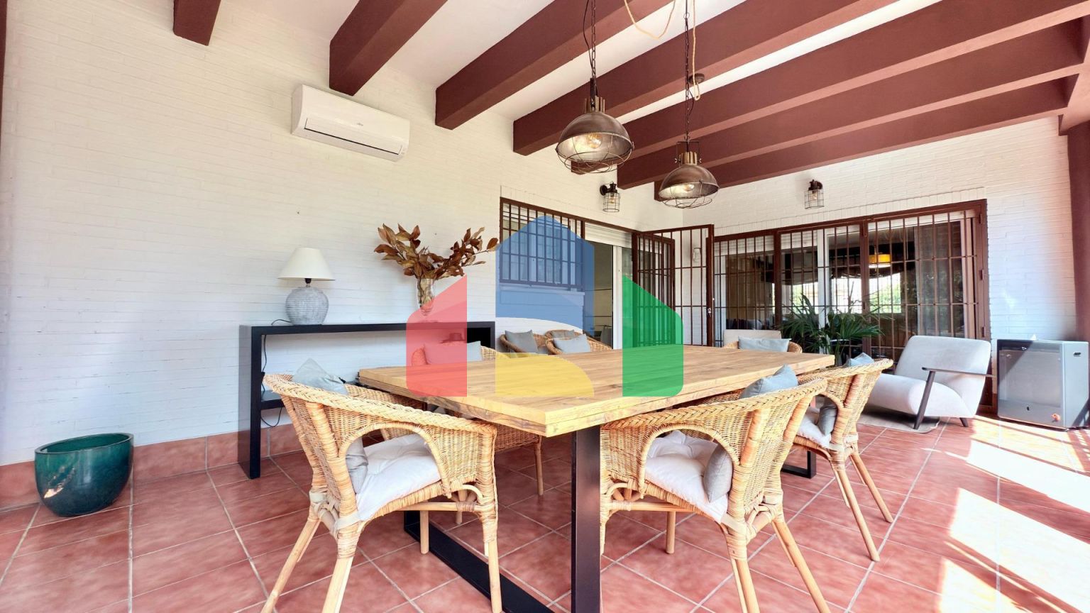 Эксклюзиваня вилла с 6 спальнями в г. Мучамьель, Аликанте.