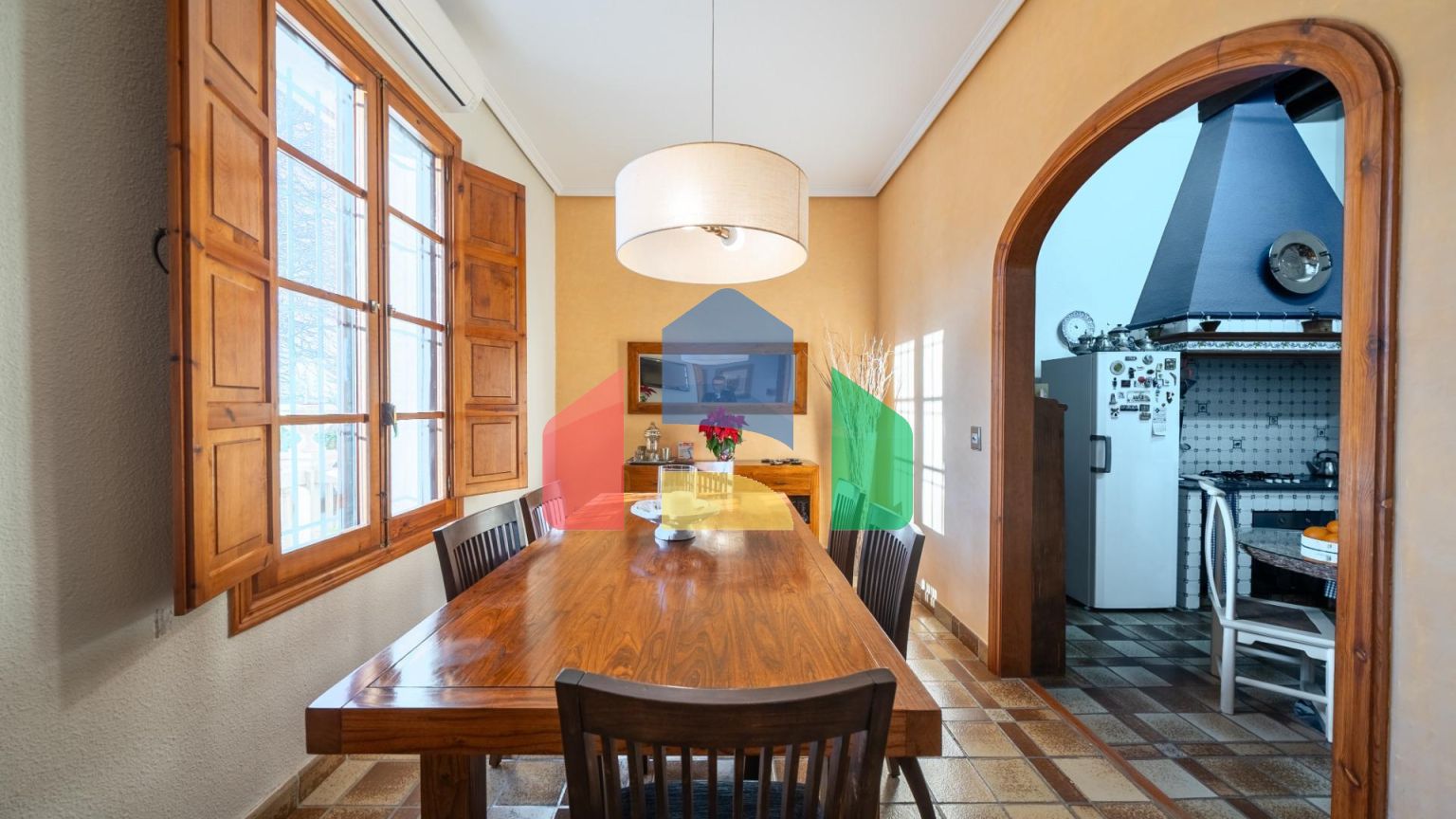 Испанское поместье, настоящий оазис вблизи от города.