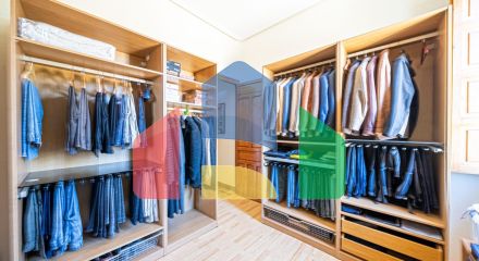 Испанское поместье, настоящий оазис вблизи от города.